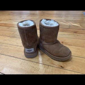 UGG Boots Toddler Size 8 Classic Short Tan